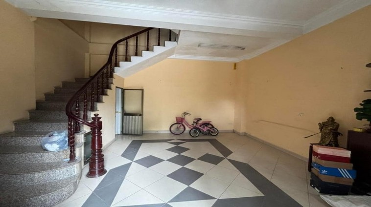 CHO THUÊ NHÀ NGUYÊN CĂN TRONG NGÕ THỊNH LIỆT, HOÀNG MAI, 4 TẦNG, 40M2, 2 NGỦ